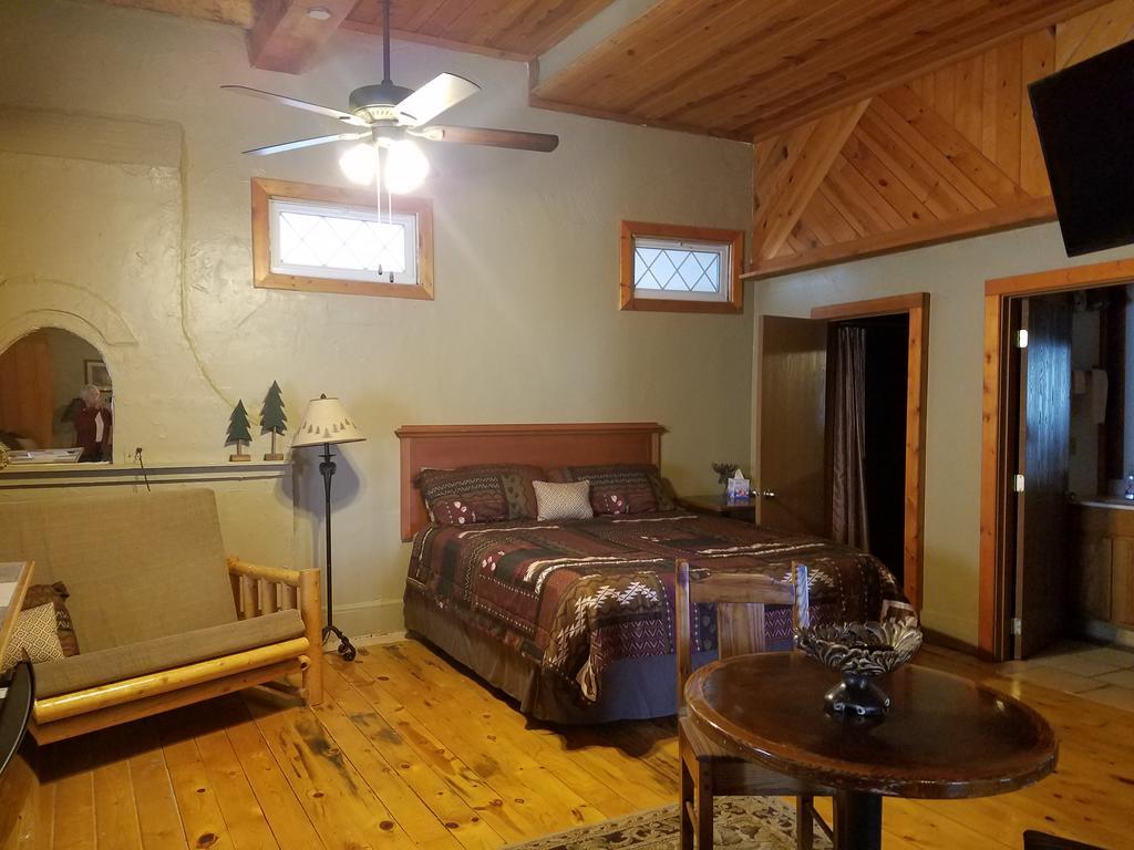 Dakota Spur Hotel Lead Exterior photo